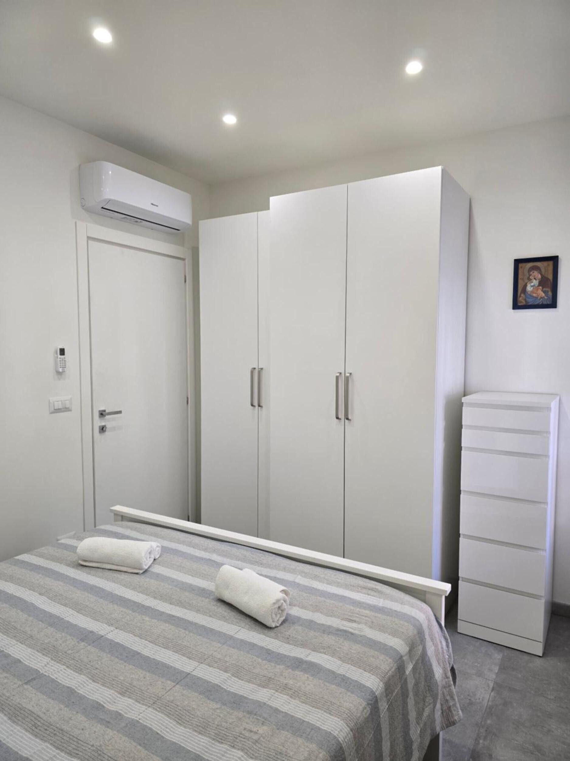 2 chambres, fer et planche à repasser, Wi-Fi, draps fournis