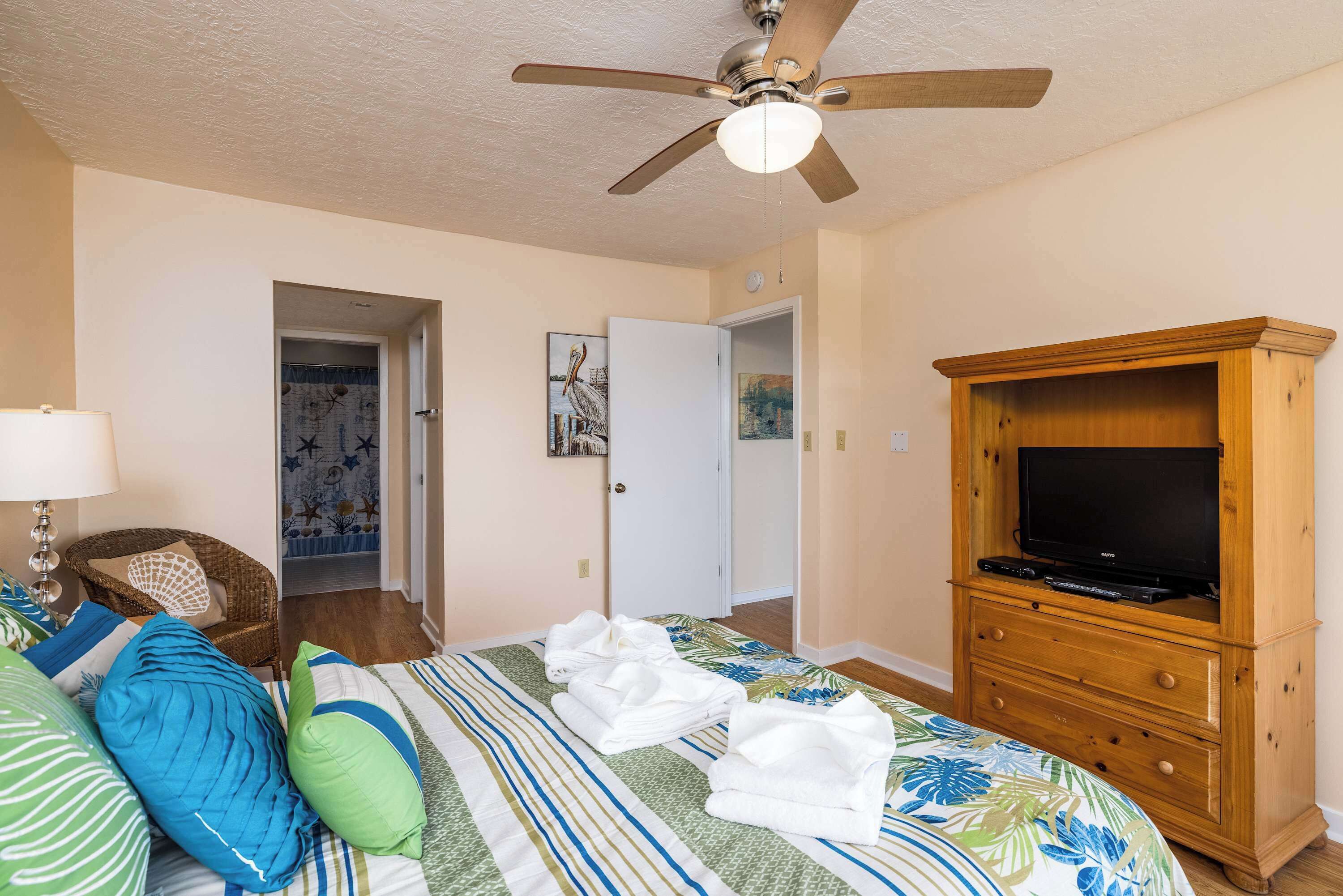 3 chambres, fer et planche à repasser, Wi-Fi gratuit, draps fournis