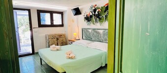 คามีรา โครัลลี - วิลลา ฟลอเรส