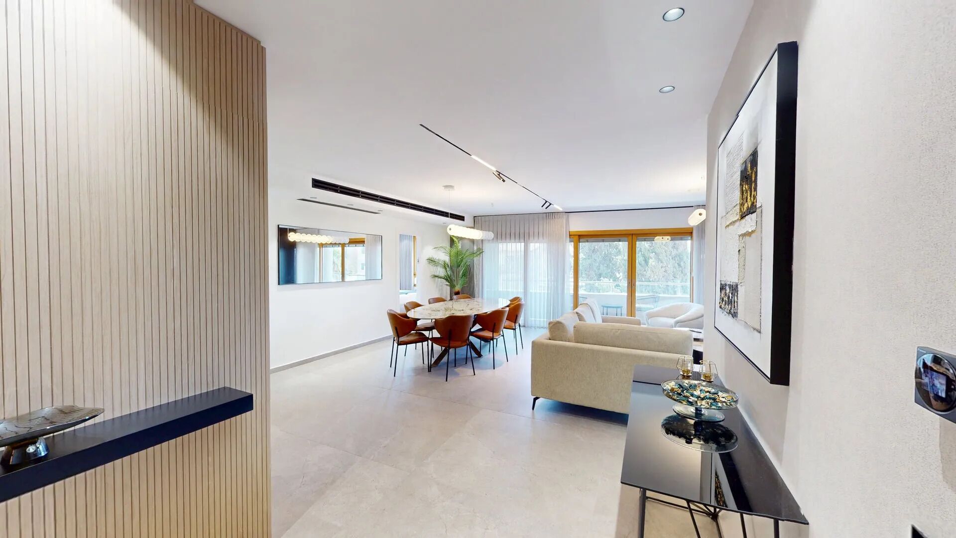 المنشأة من الداخل