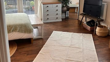 1 chambre, fer et planche Ă repasser, Wi-Fi gratuit, draps fournis