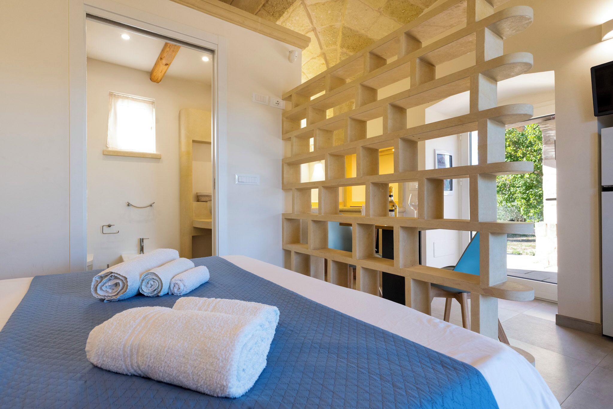 Room, 1 Double Bed, Non Smoking, Courtyard View | Free WiFi