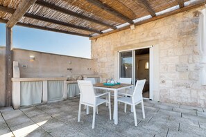 Room, 1 Double Bed, Non Smoking, Courtyard View | Terrace/patio - Dimora Forticito (Marittima)