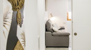 40-inch LED TV with digital channels - Catalina Suites Downtown Valencia (València)