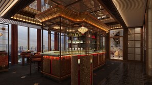 4 restaurants, breakfast, lunch, dinner served; Italian cuisine