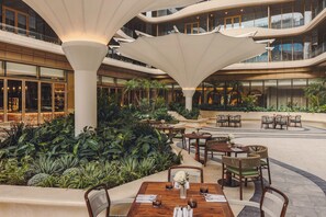 Courtyard - Fairmont Hanoi (Hanoi)