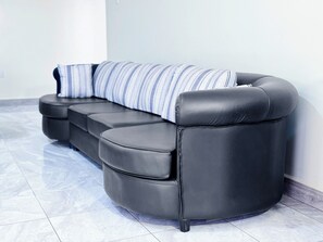 TV - Seil Apartments (Kampala)