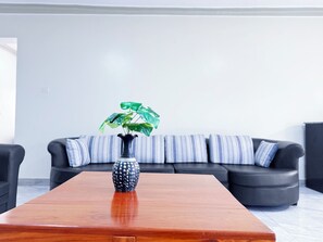 Living area - Seil Apartments (Kampala)