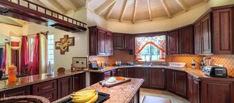 Ridge Royale w Hot Tub Home Cinema & Mountain View