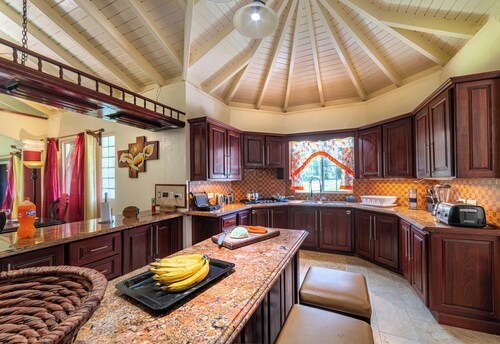 Ridge Royale w/ Mountain View, Waterfalls, Hot Tub & Home Cinema