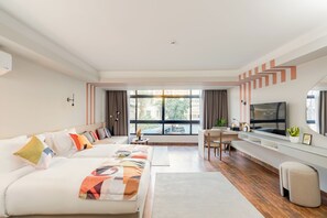 Soundproofing, free WiFi, bed sheets - Brassbell  Giza l Near Saudi Embassy  (Giza)