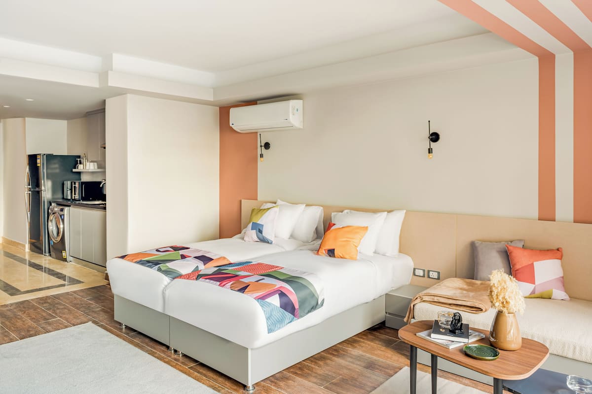 Superior Studio, City View | Free WiFi