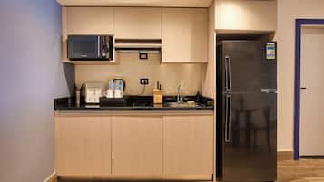 Studio, River View | Private kitchen