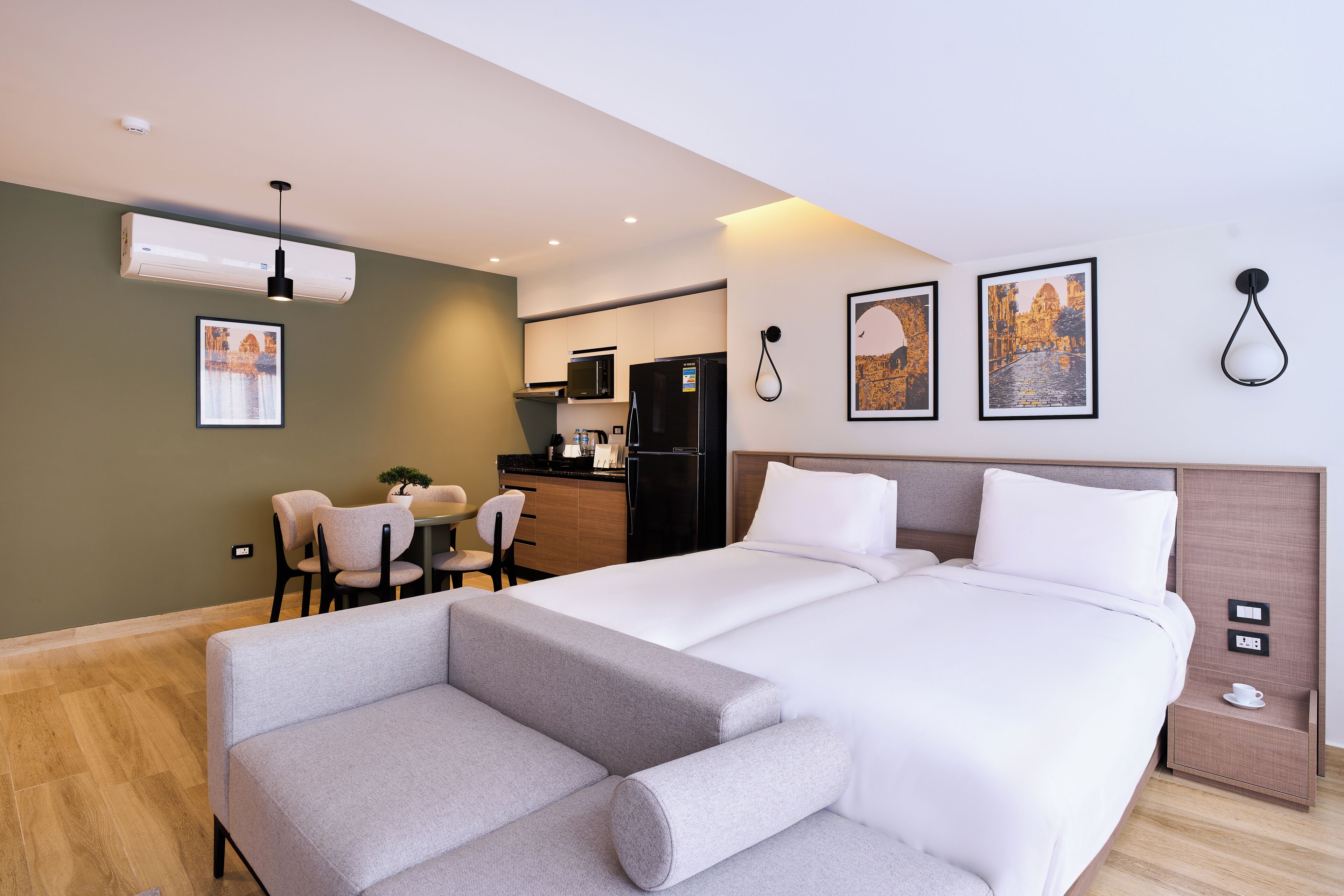 Estudio superior, vistas a la ciudad | Wifi gratis y ropa de cama