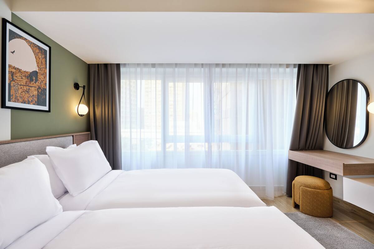 Superior Studio, City View | Free WiFi