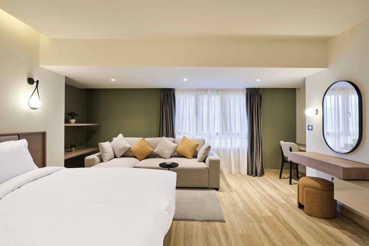 Deluxe Studio, City View | Free WiFi