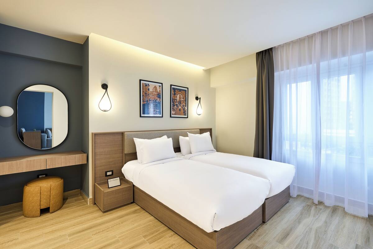 Superior Studio, City View | Free WiFi