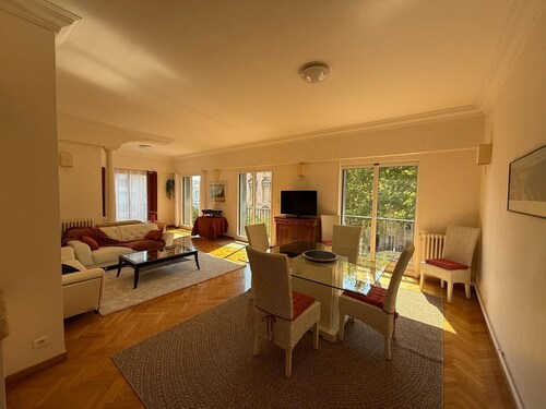 Very spacious apartment in the Vieux-Port of Marseille 105m2 of great comfort