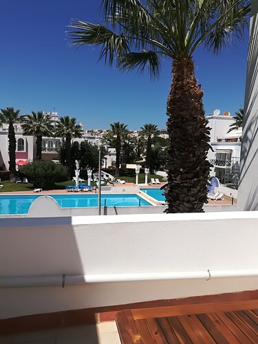 East Algarve Pool View Apartment