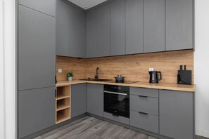 Geladeira, fogão, cooktop, lava-louças