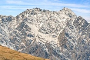 Unclassified image, 5 of 15, button