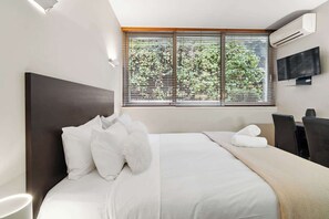 2 عدّة غرف نوم ومكتب ومكواة/لوح كي وواي فاي