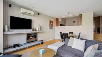 TV, fireplace, offices