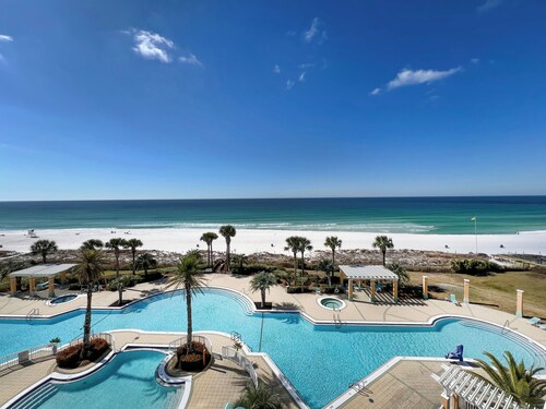 Luxury Gulf-Front Retreat Massive Balcony 5th-Floor Views & Designer Interior