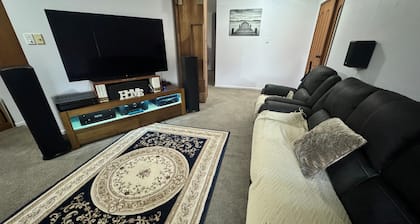 Quiet cozy room by the beach R1