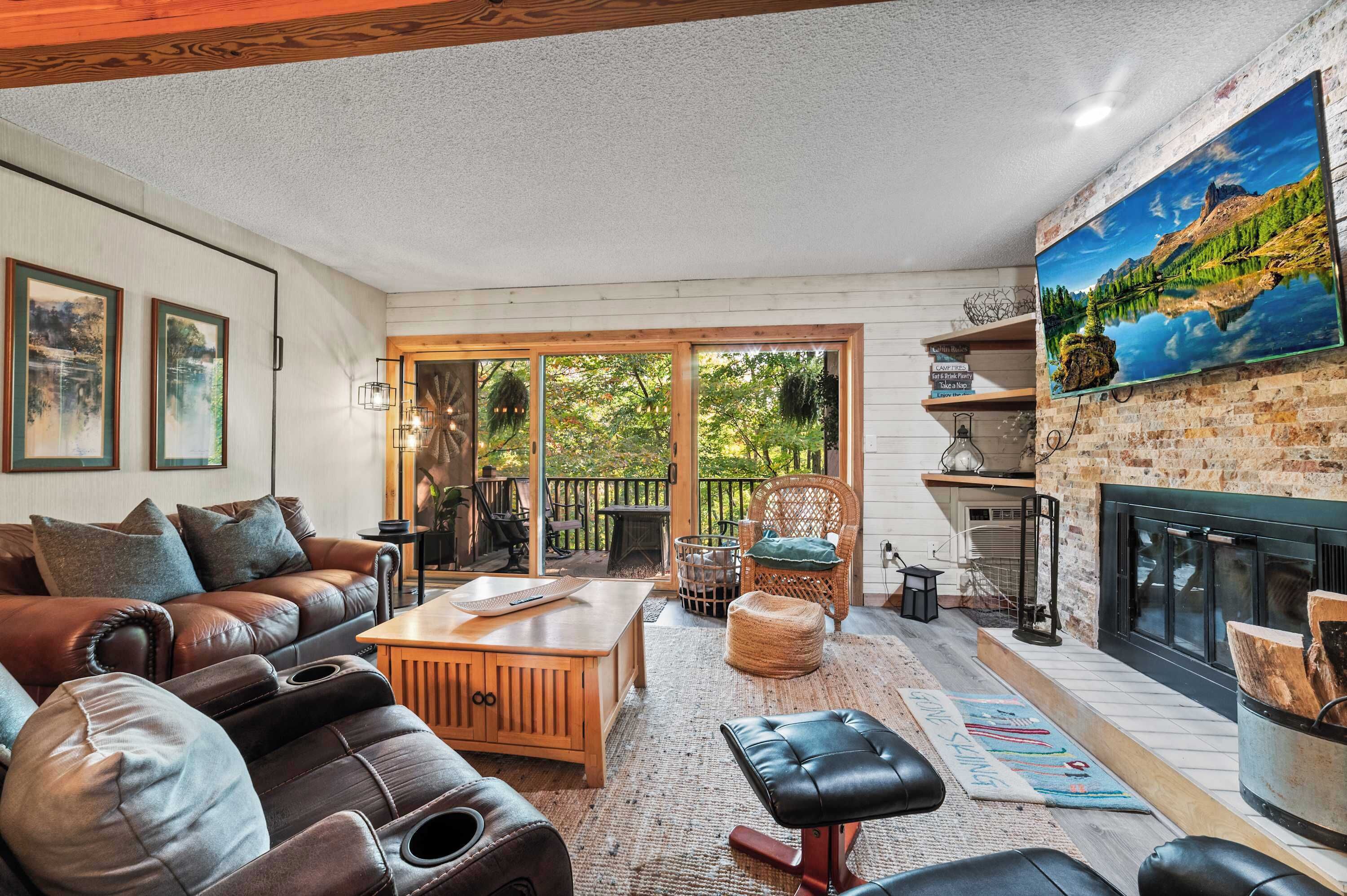 TV, lareira, escritórios