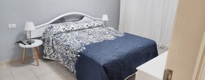1 Schlafzimmer, Bügeleisen/Bügelbrett, Reisekinderbett, kostenloses WLAN