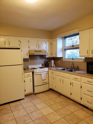 Microondas, horno y parrilla de estufa