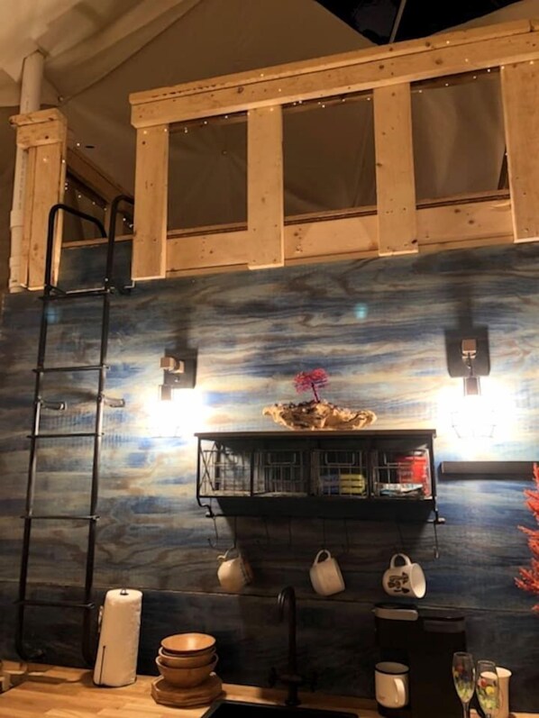 المنشأة من الداخل