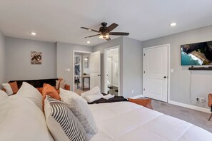 4 habitaciones, tabla de planchar con plancha, wifi y ropa de cama