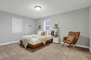 4 bedrooms, iron/ironing board, WiFi, bed sheets