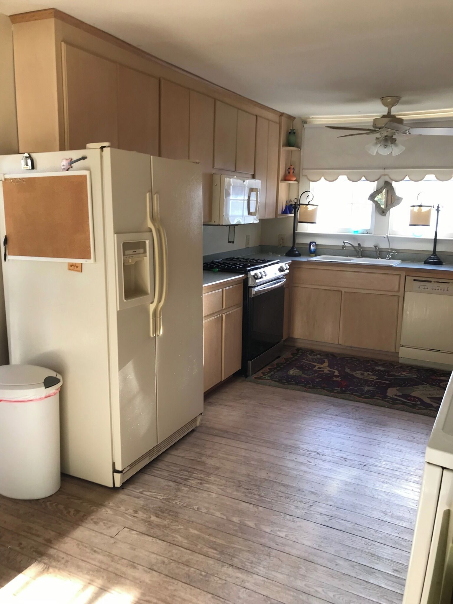 ثلاجة، ميكروويف، فرن، موقد طهي مسطح