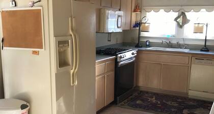 Snow Hill Private apartment nestled in the heart of historical downtown.