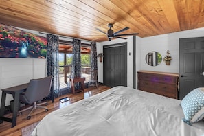 5 bedrooms, iron/ironing board, WiFi, bed sheets