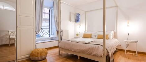 Apartment | 2 bedrooms, iron/ironing board, bed sheets