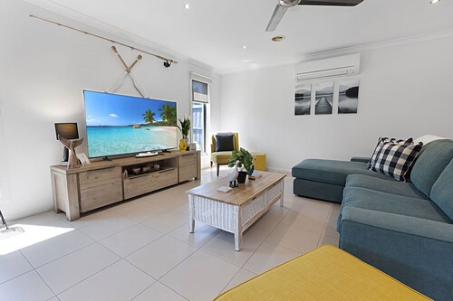 Tranquil Escape in a Prime Paynesville Location