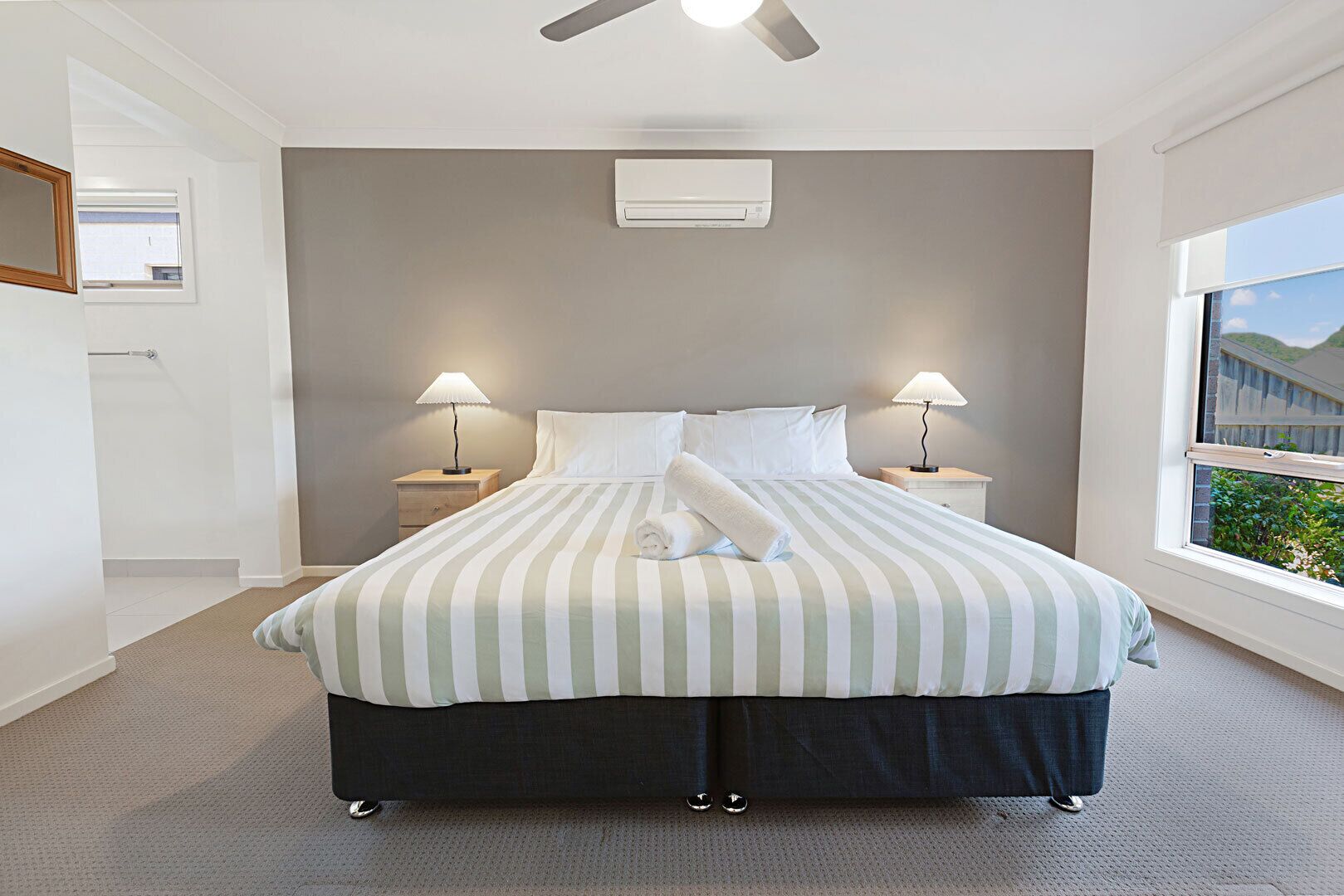 3 slaapkamers, een strijkplank/strijkijzer, gratis wifi, beddengoed