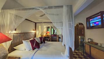 Deluxe Double or Twin Room | Desk, iron/ironing board, free WiFi