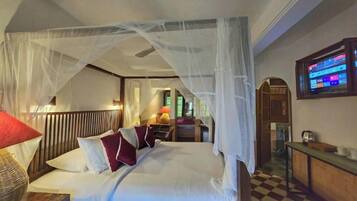 Kamar Double atau Twin Deluks | Meja kerja, setrika/meja setrika, dan Wi-Fi gratis