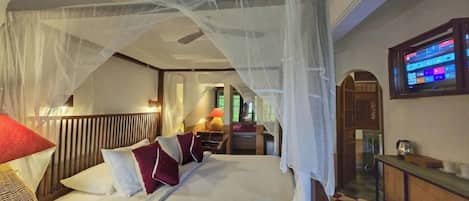 Deluxe Double or Twin Room | Desk, iron/ironing board, free WiFi