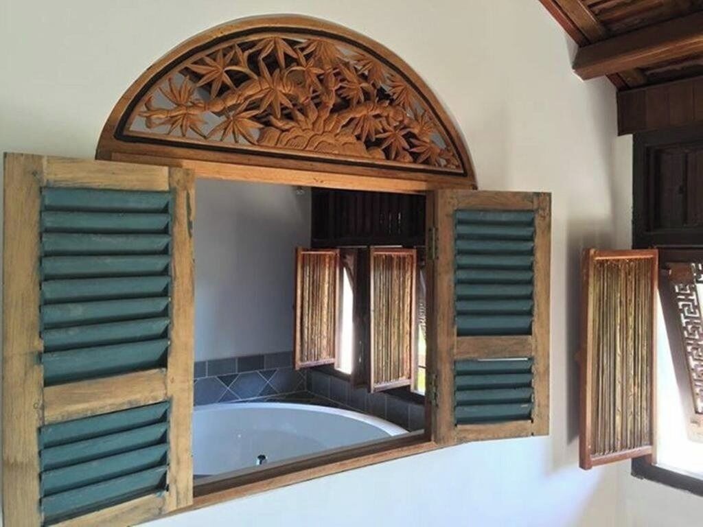 Phòng đôi hoặc 2 giường đơn Deluxe | Phòng tắm | Đồ dùng nhà tắm miễn phí, máy sấy tóc, dép đi trong nhà 