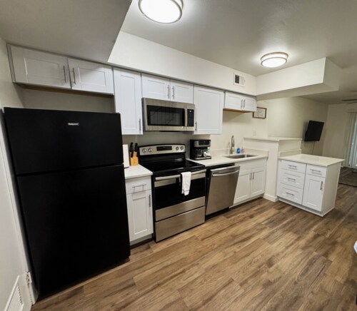 Modern Stay Near UAMS, Downtown & Attractions