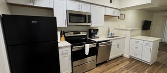 Modern Stay Near UAMS, Downtown & Attractions