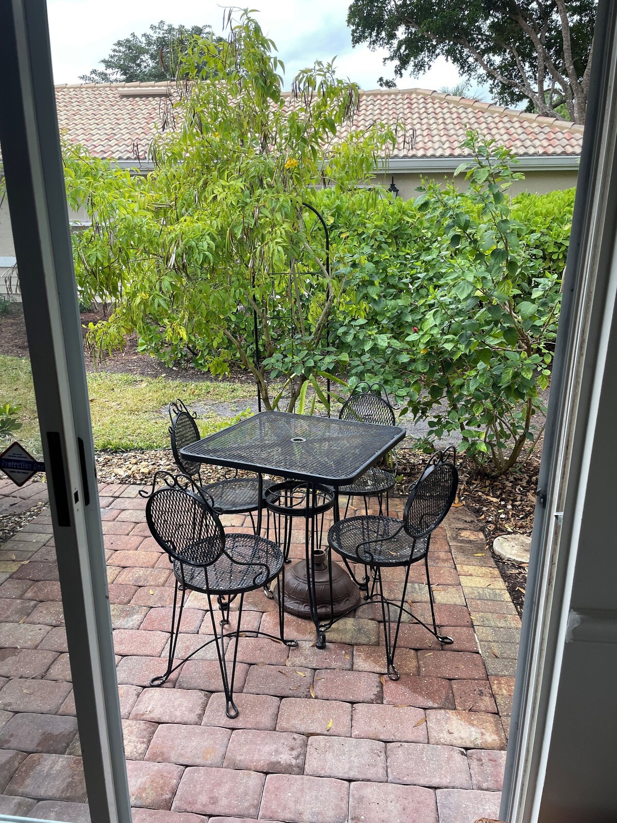 Photo 5 of Lovely 2-bedroom condo close to the beach!