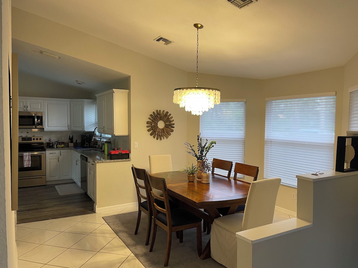 Photo 3 of Lovely 2-bedroom condo close to the beach!