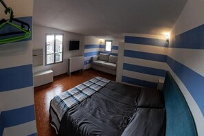 Iron/ironing board, free WiFi, bed sheets